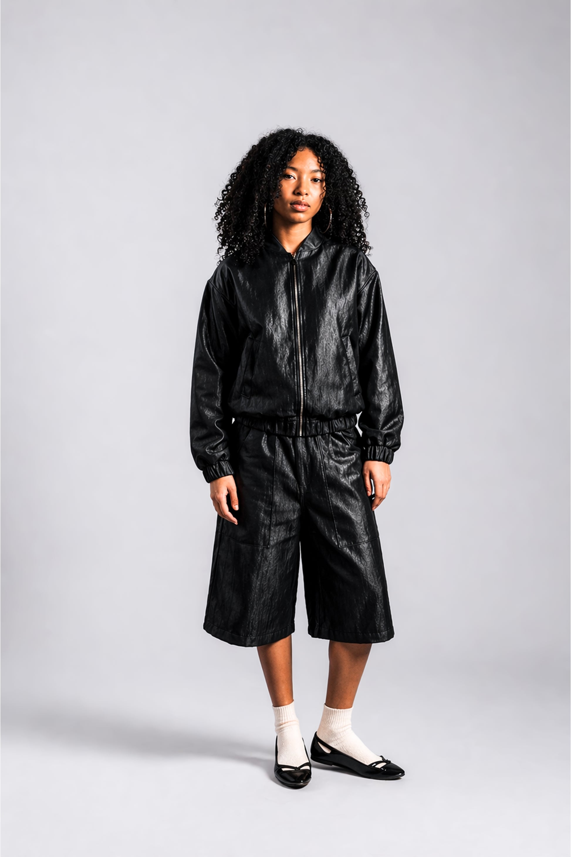 RAW SILVER SHORTS - on model donna fronte