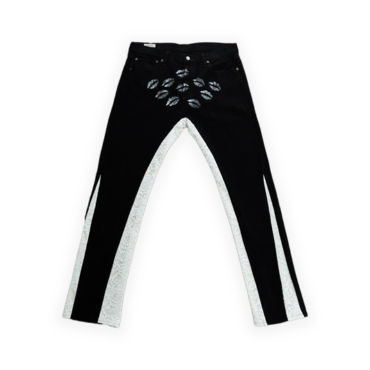 TAKE OFF LIPSTICK | JEANS BLACK & WHITE